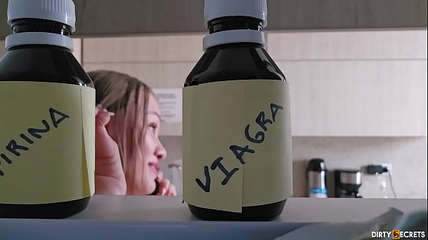 LilTimy fucks stepmom HannahMiller after accidental viagra