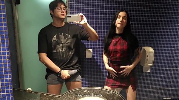 Rennan Luna fucks skinny latina Gabbie Luna in motel bathroom