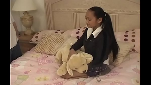 Chubby Loni Punani does everything for cash in POV