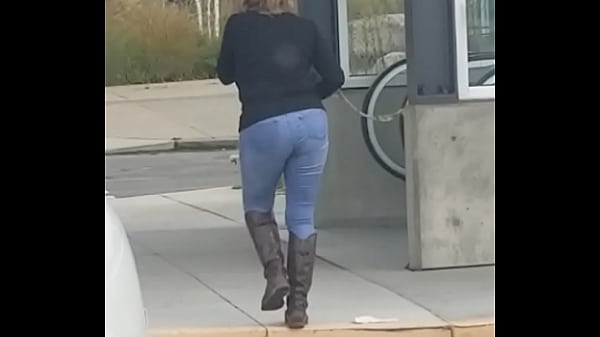 MarieRocks caught on hidden-camera out in public wearing jeans