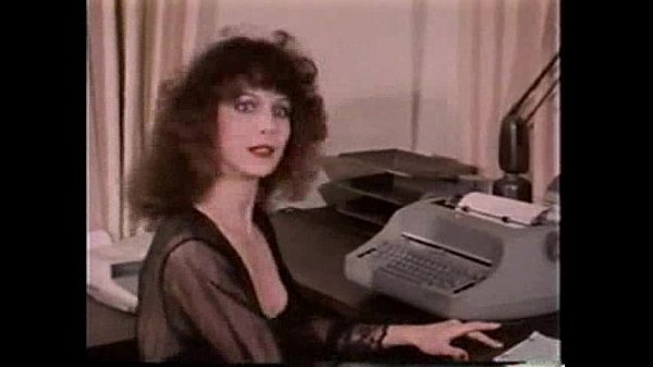 Man meets porn script writer for vintage sex loop