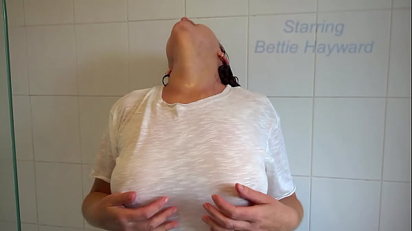 Bettie Hayward gets wet and wild in the shower
