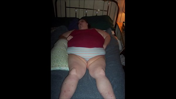 Tonyderr49 girlfriend bbw romance scene with admirers