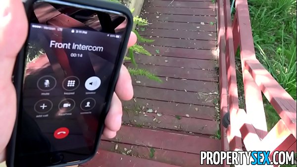Violet Starr fucks homeowner as real estate agent