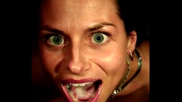 Harley Raines mature brunette gives blowjob
