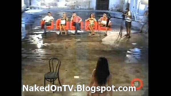 Hungarian amateur girl strips naked during casting