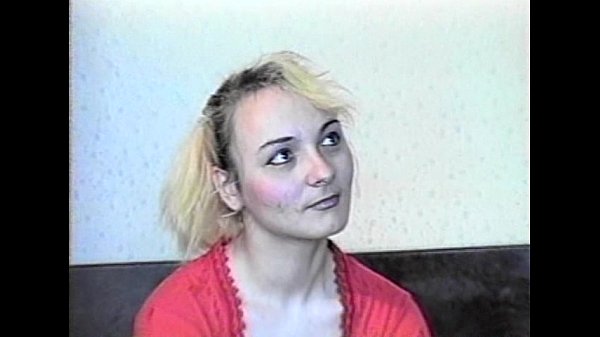 Romanian girl kissed and fucked in scene 1