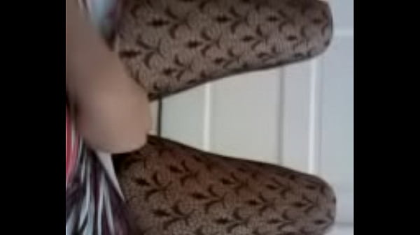 Yesscaliente amateur girlfriend shows her shaved legs and gets them licked