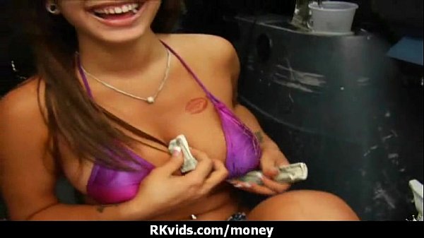 Teen girl Medapascal offering sex for cash