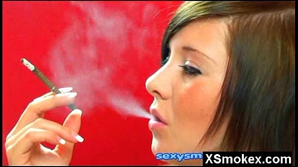 Dorothy4930 mature woman smokes naked solo fetish video