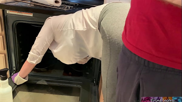 Erin Electra gets caught by Matthias Christ when she gets stuck in the oven