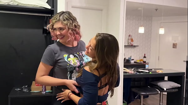 Brazilian couple invites neighbors for dinner and swaps partners