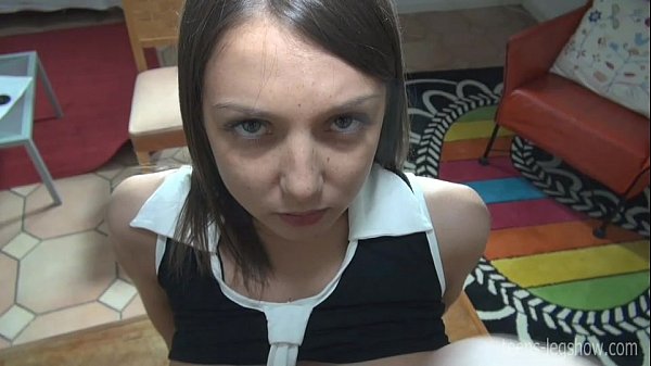 Foxy Di Brunette Babe Blowjob Cumshot POV