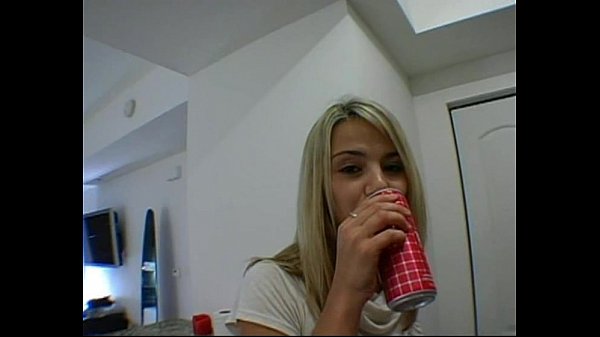 Ashlynn Brooke gives blowjob in POV