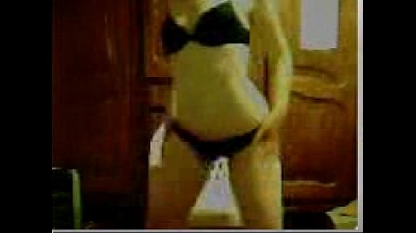 brunette amateur girl reveals herself on web cam