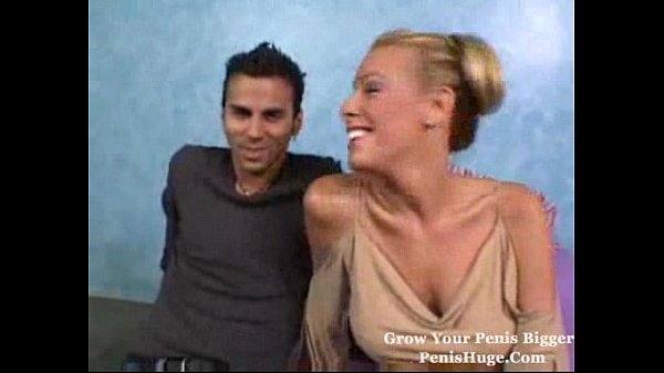 slut gets fucked in a threesome in the dark