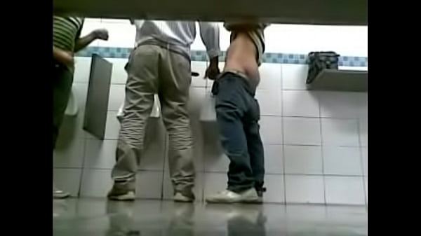 Rodlino catches guy masturbating in supermarket restroom