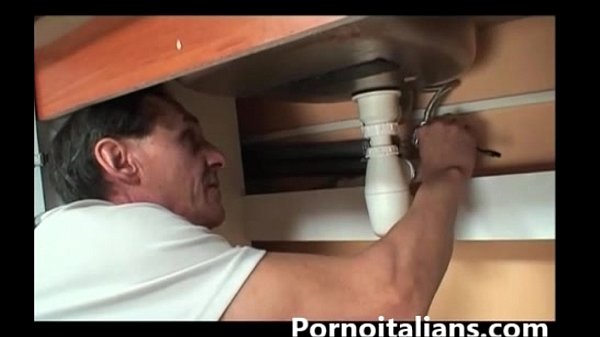 Italians teen girl gets sucked by hydraulic dick