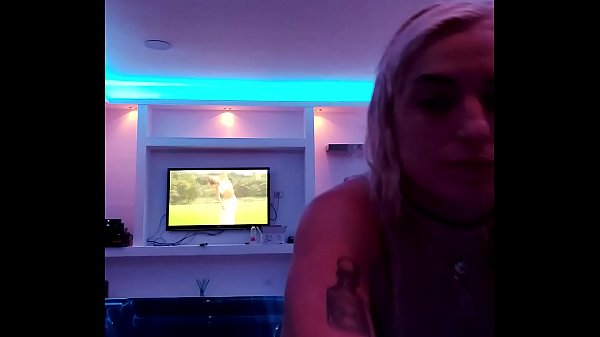 Alina Modelista gets wet with Zacuzzi