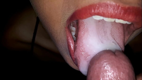 Mexicana gives zuperpete deep throat blowjob