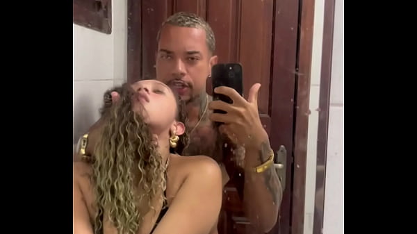 Brazilian hotwife Cachinhos do olho verde cheats with soccer player