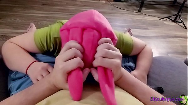 Louise from Bob's Burgers gives Gene a blowjob during gaming