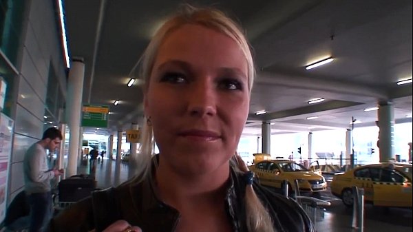 Czech amateur babe fucks for cash with Robin Reid