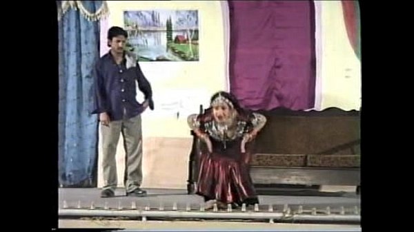Paki mujra dancer Mujra14 strips naked on stage