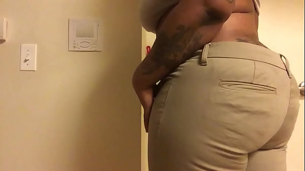 Chubby lesbians Hazelnutxxx and friend play together