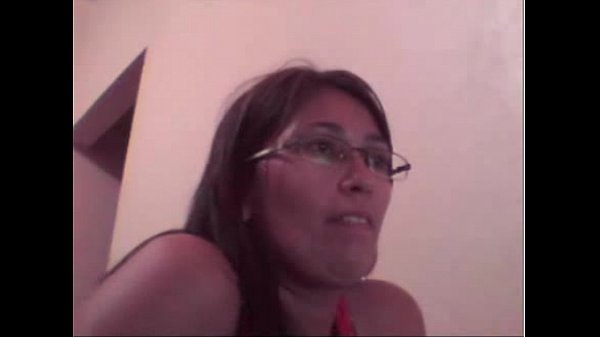 Brazilian milf shows off her ass on webcam