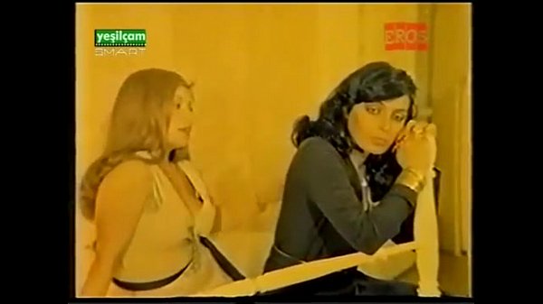 Turkish couple kissing and fondling boobs