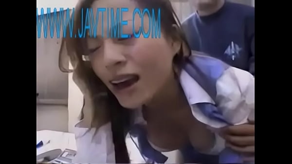 Girl gets fucked on phone during call