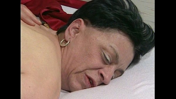 Julia Reaves and Olivia nude blowjob and pussyfucking