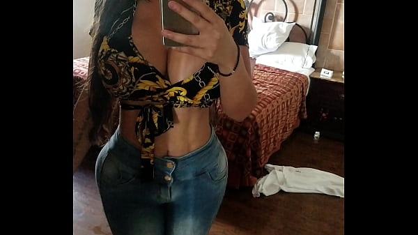 Lili Love big ass latina webcam show