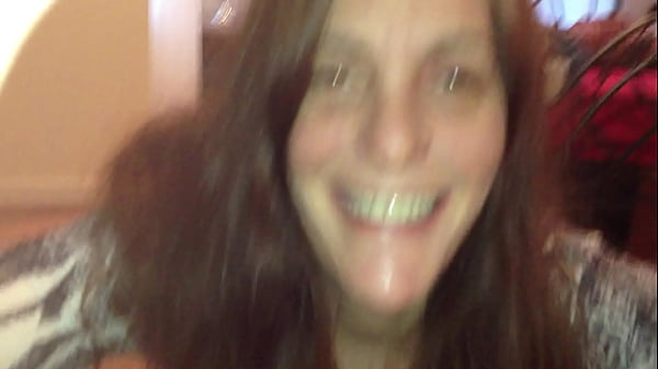 Kelly Grant gives sloppy blowjob and swallows cum