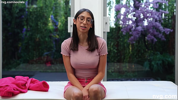 Nerdy gamer girl Sona Bella has intense orgasm on casting couch