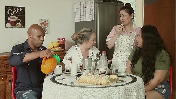 Emme White and Alessandra Maia big ass milf blowjob