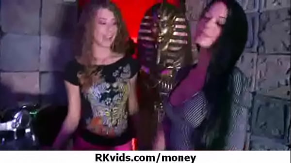 Teen girl pays for sex with Medapascal