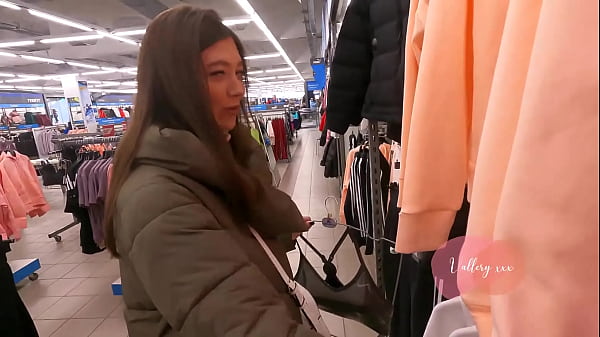 Russian girl Valleryray gives deepthroat in fitting room