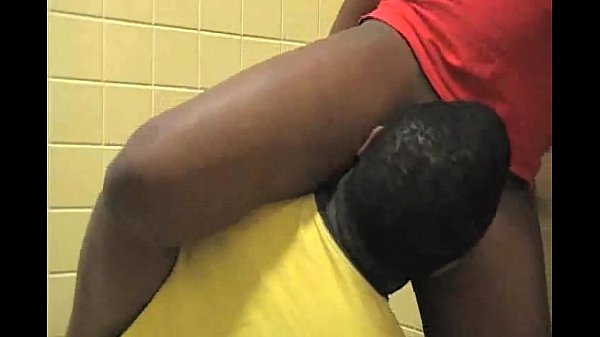 Ebony slut from the ghetto gives black oral creampie