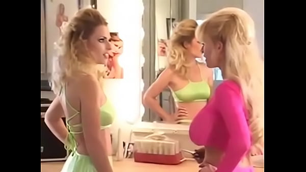 Hookahxoxo lesbian strip club catfight turns to rough tribbing and muffdiving
