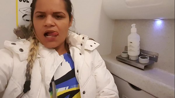 Paty Bumbum masturbates on plane with El Toro De Oro