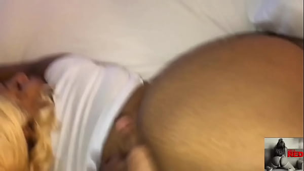 Layla Red gets fucked by rapper
