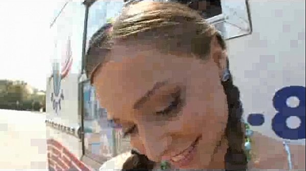 Teen screams for man cream with Taylor