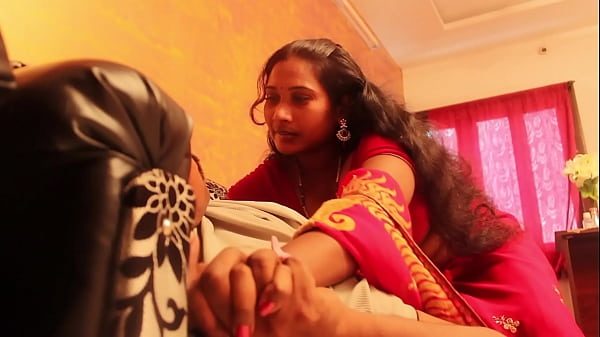Desi bhabhi doctor fucks patient at night