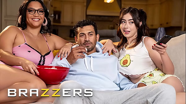 Ashlyn Peaks and Chloe Surreal threesome with crush