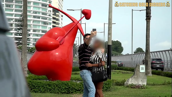 Peruvian Milf Caught In Action By CatchingGoldDiggers In A Wild Pickup Blowjob Scene