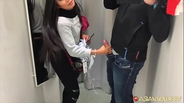 Susi sucks white tourist in hotel changing room