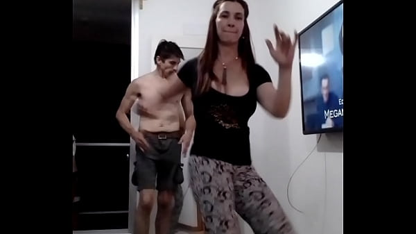 Androyrena dances to Candombe for happy new year