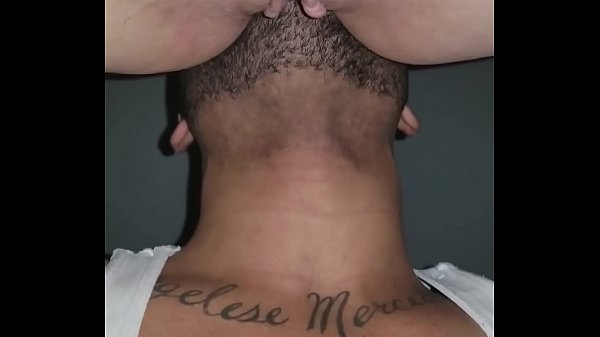 Twinn2 eats her pussy while I lick her muffin interracial